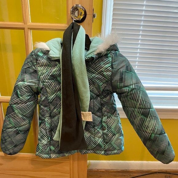London Fog Kids Winter Coat w/ scarf - Picture 1 of 7